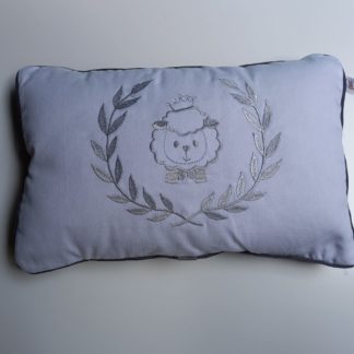 Almofada bordada Ovelha