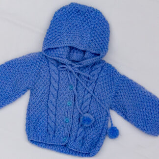 Casaco tricô azul capuz