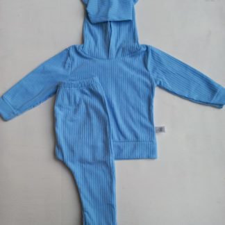 Conjunto azul com capuz